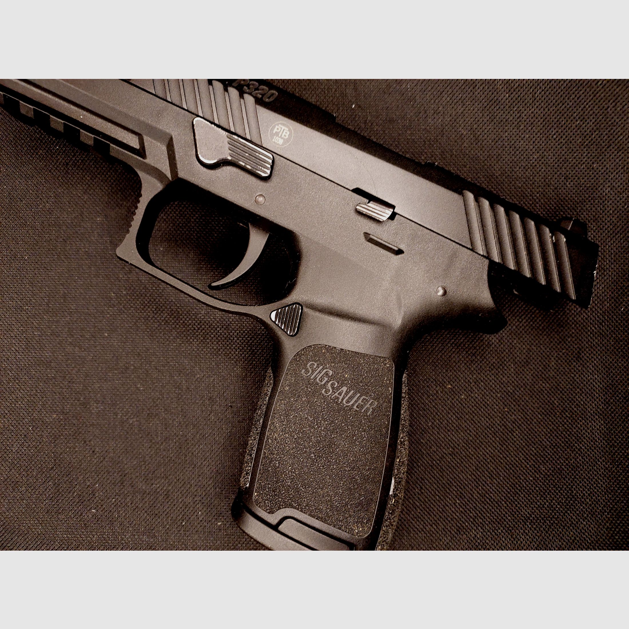 Sig Sauer P320 blank firing pistol in caliber 9 mm P.A.K. Black in the original SIG case (PTB 1038)