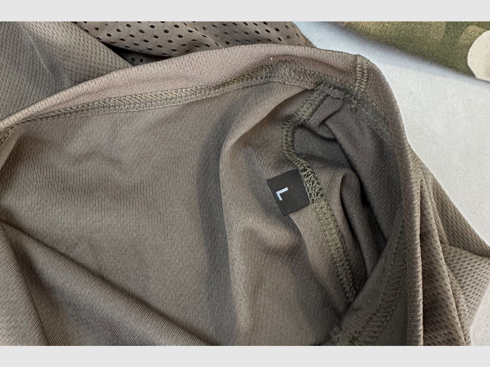 UF Pro Combat Shirt, besonderes Camo, Größe L Tiefstpreis