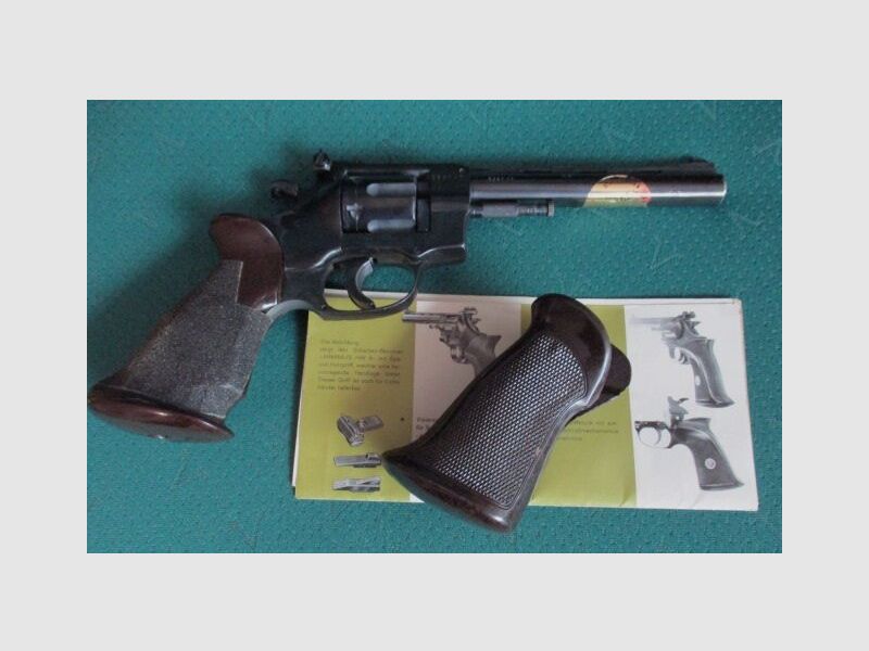 Sport revolver, .22lr with spare grip and instruction manual