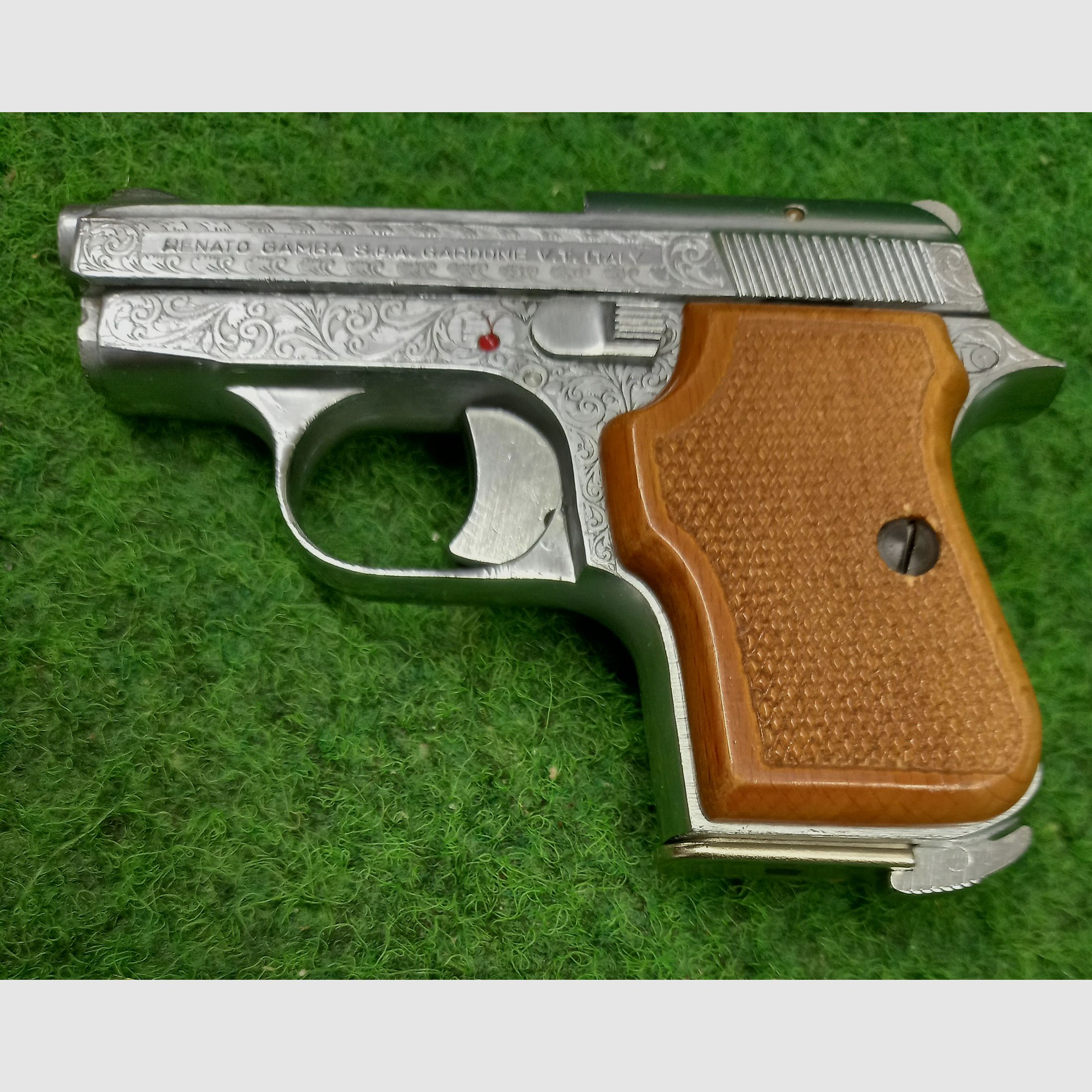 Grawerowany pistolet 6,35mmBrowning Renato Gamba
