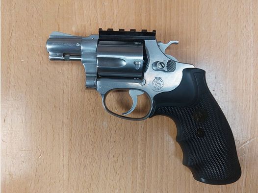 Smith & Wesson, USA 60