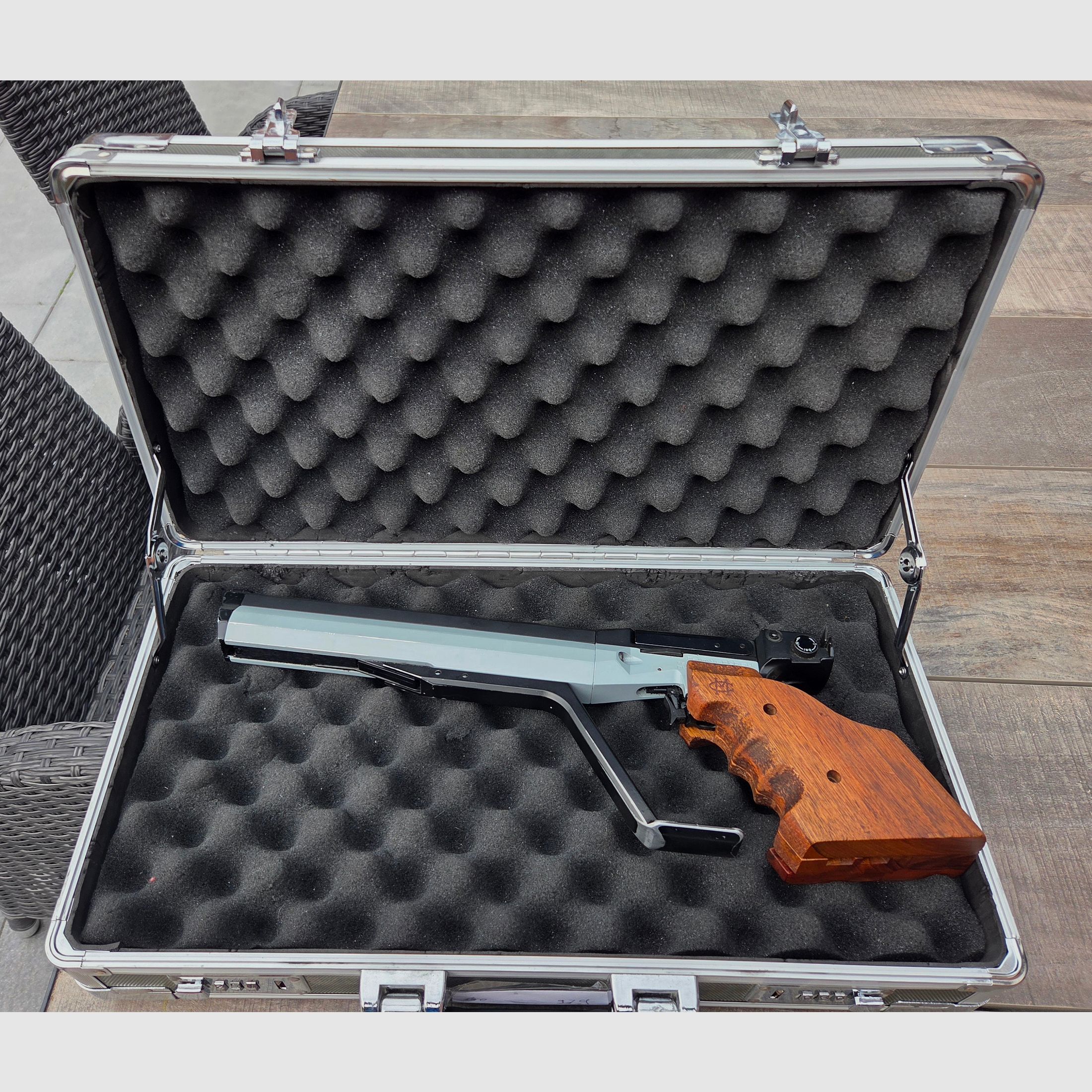 Feinwerkbau LP 100 mit Morini Griff