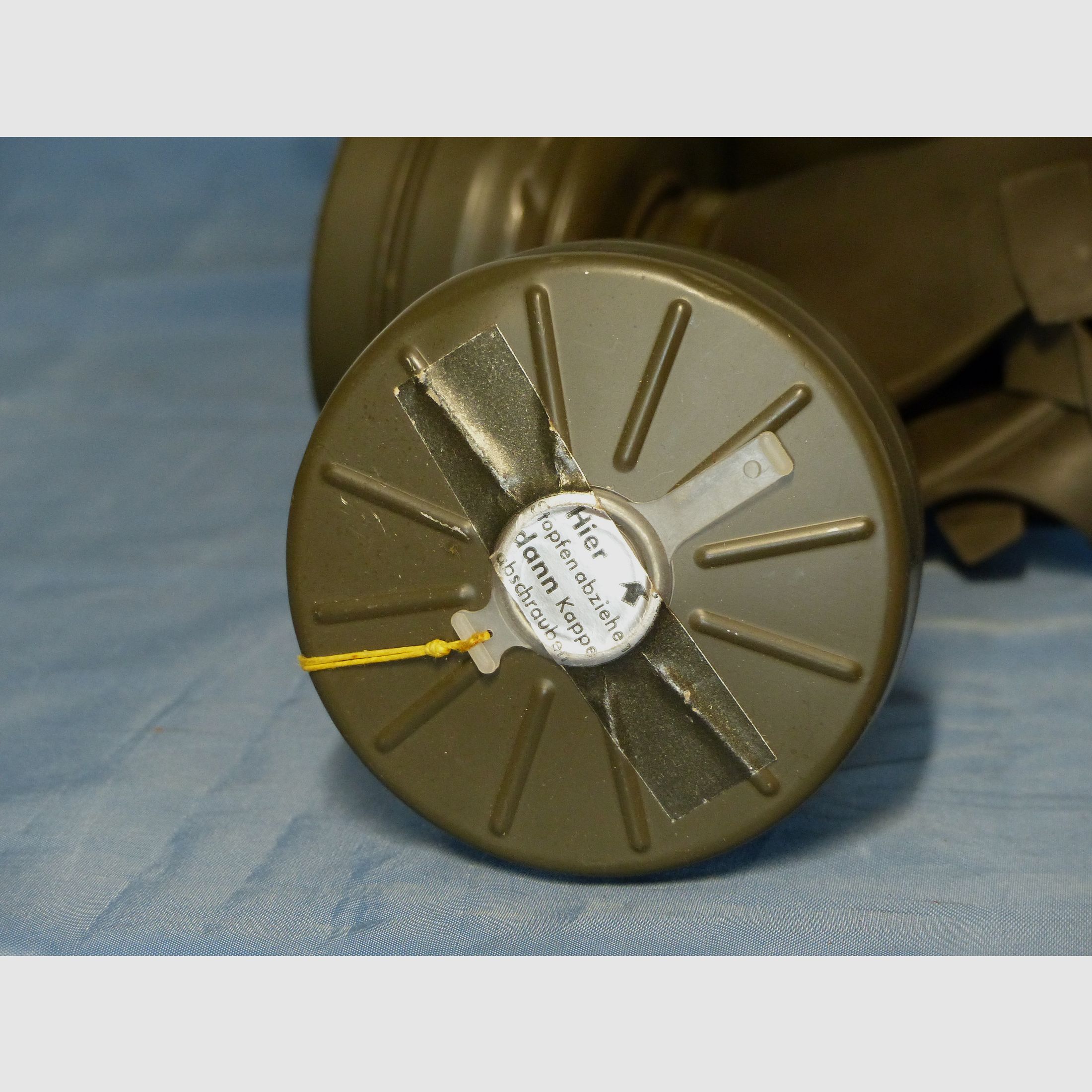 Bundeswehr ABC-beschermingsuitrusting transporttas, gasmasker 2 filters en accessoires BW jaren '70