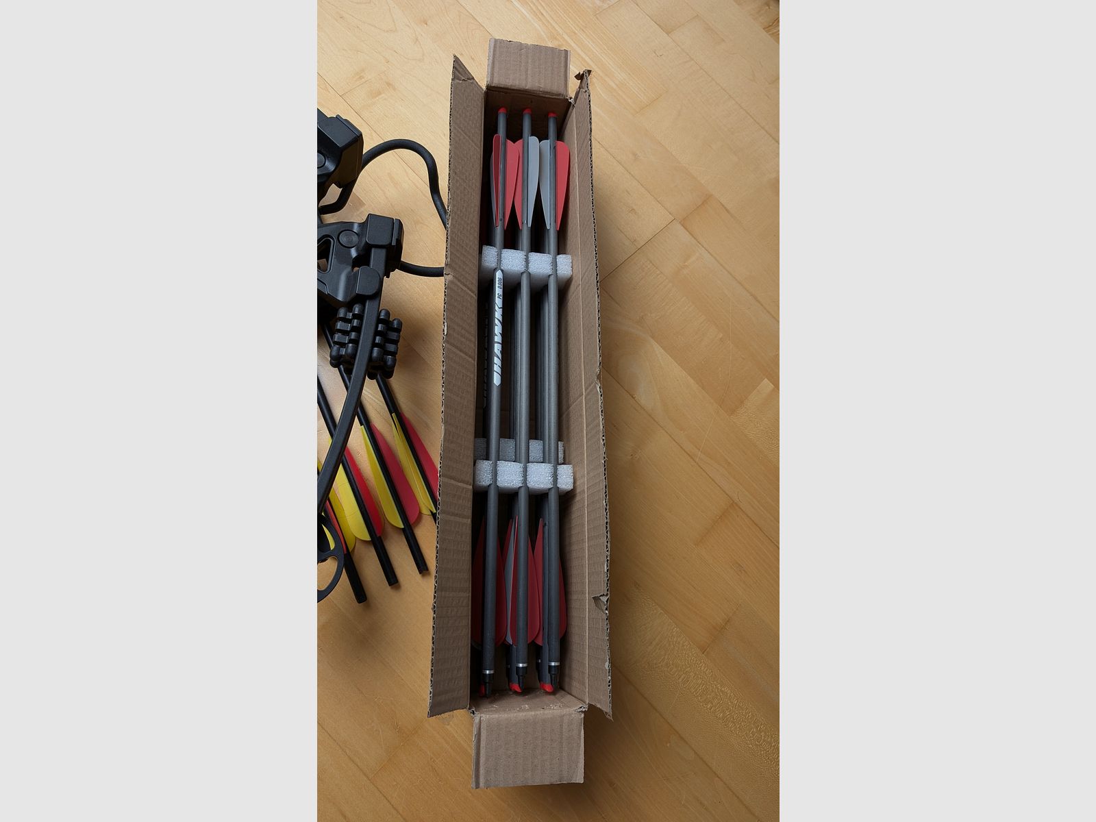 Man Kung 185 lbs Compound Armbrust neuwertig mit viel Zubehör und Jagdspitzen