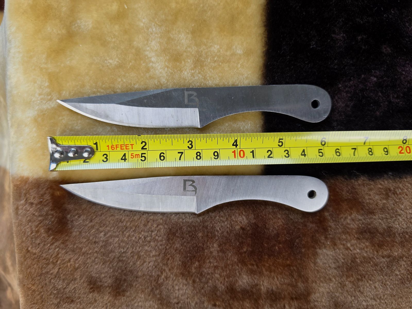 2er-Set Profi Wurfmesser / Throwing Knives aus Edelstahl mit Logo-Gravur, Bild 1 von 4