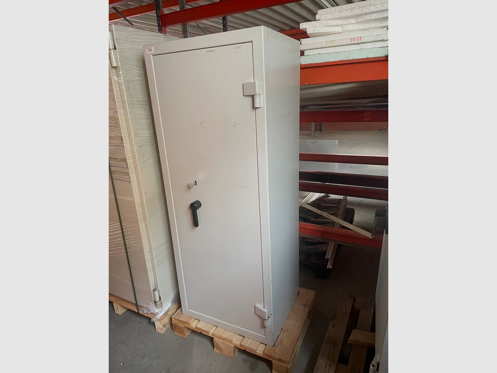 Various gun safes and vaults, image 8 of 9