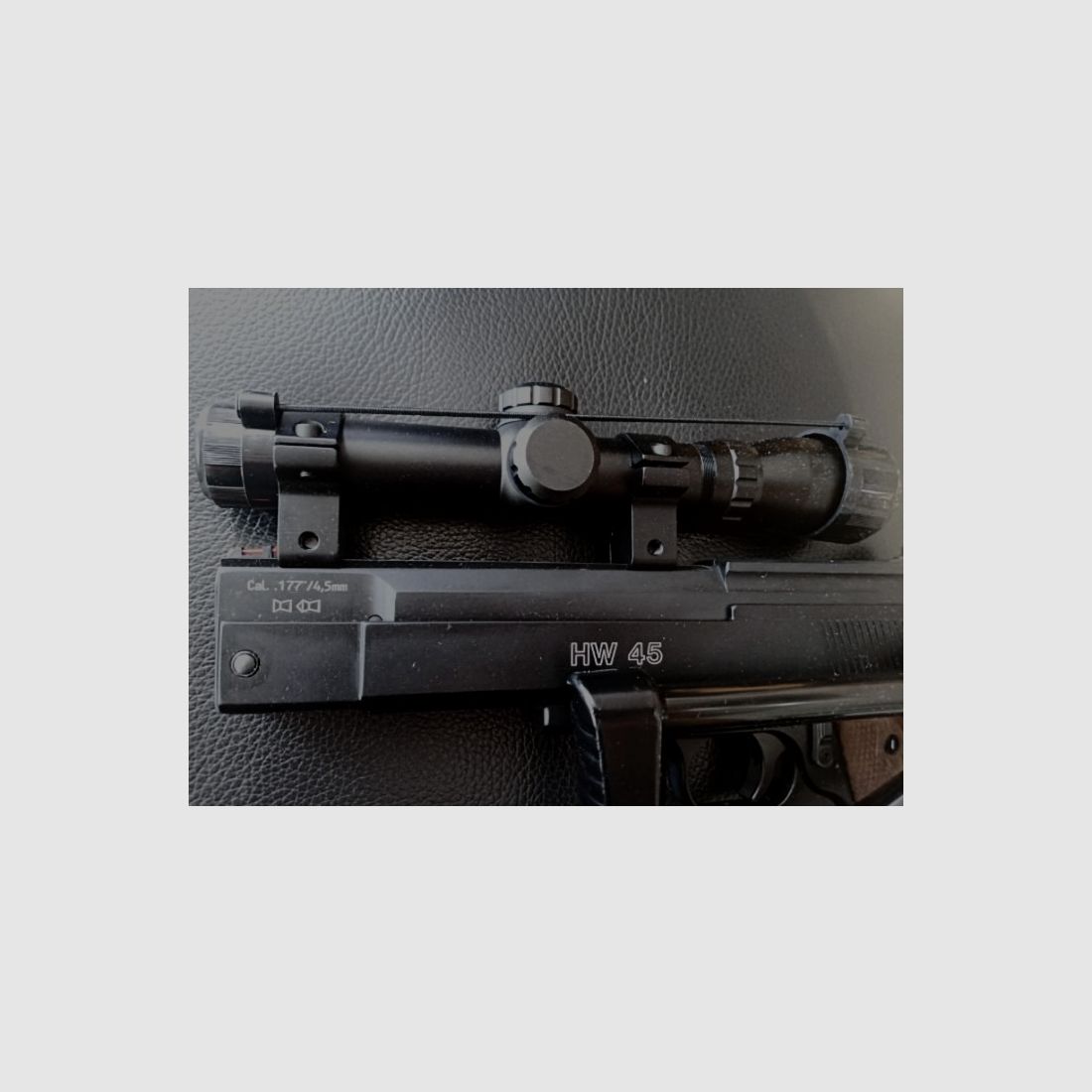 Sammlungsauflösung: Pistole Weihrauch HW45 mit Zielfernrohr und Anschlagsschaft (Kaliber 4,5 mm auch bekannt als .177) / das Gesamtpaket "Operation-Airborne"