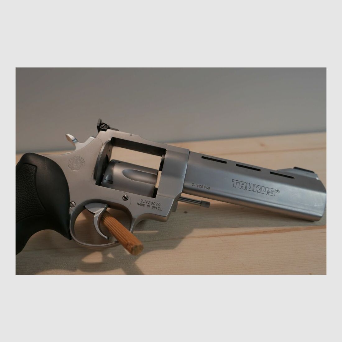 Taurus Raging Bull .44RemMag