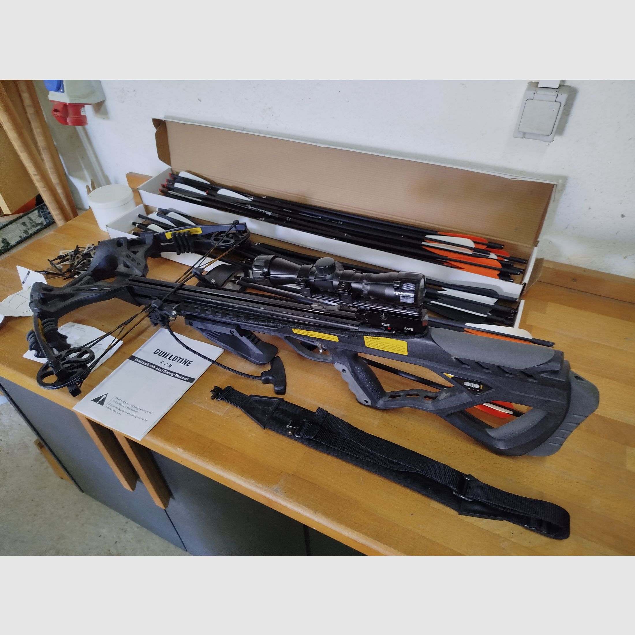 Compoundarmbrust Guillotine X black 400fps 185 lbs