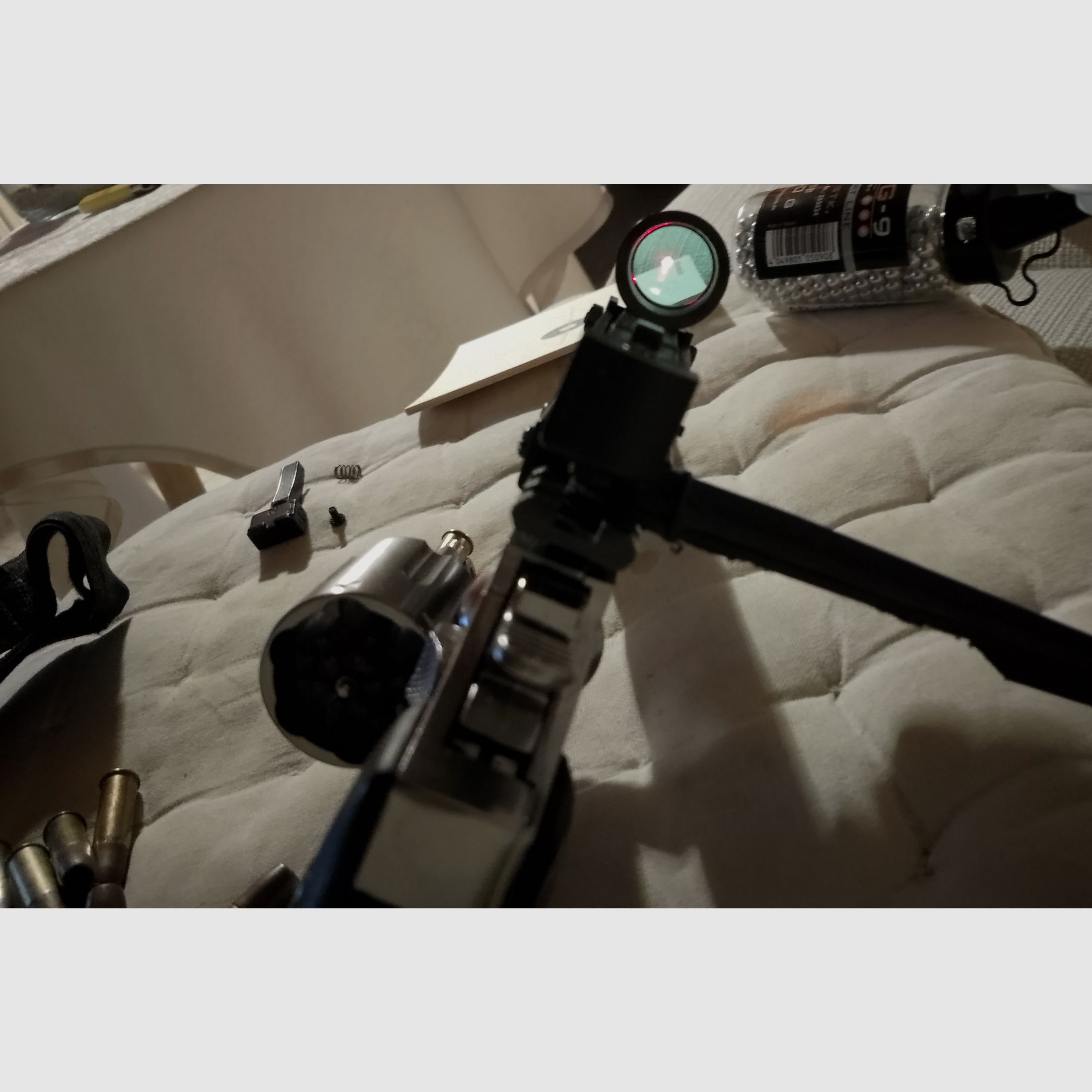 Dan Wesson co2 Revolver 6mm Set 31 Ladepatronen Red dot Visier Holster + viel bb's + Stahlkugeln 