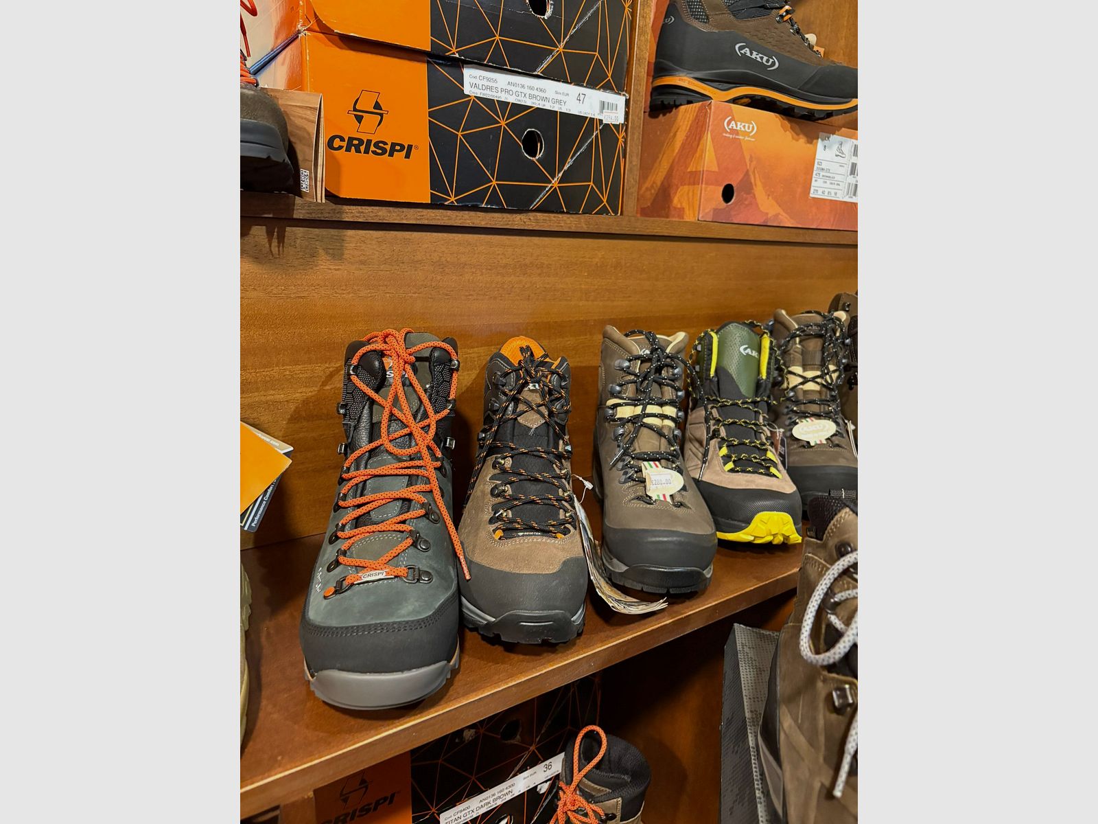 CRISPI ZAMBELAN AKU BROWNING SCHOENEN EN VEEL MEER, afbeelding 1 van 20
