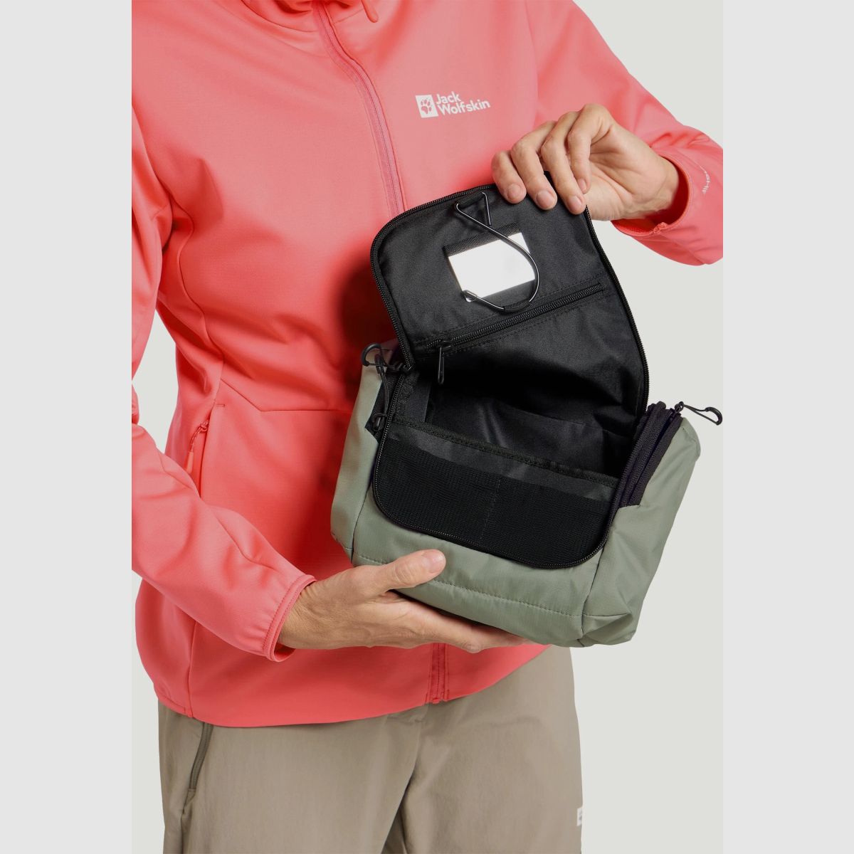 JACK WOLFSKIN Wandermood Washbag Kulturbeutel zum aufhängen Mint Leaf