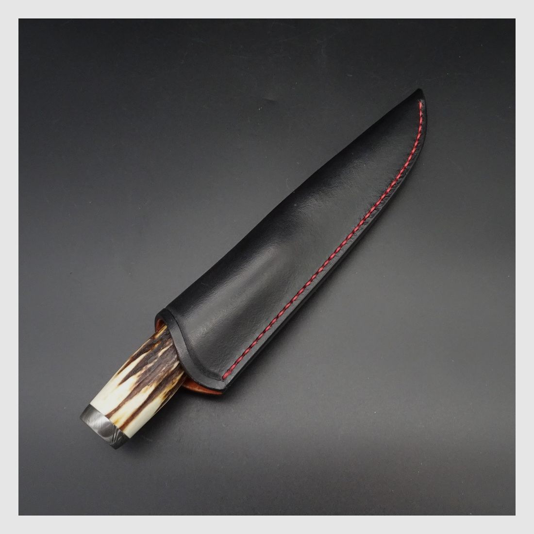 Preis inkl. 19% MwSt - Messer Schmidbauer Hunter Jagdmesser Damastklinge (9,4 cm), Sambar Hirsch