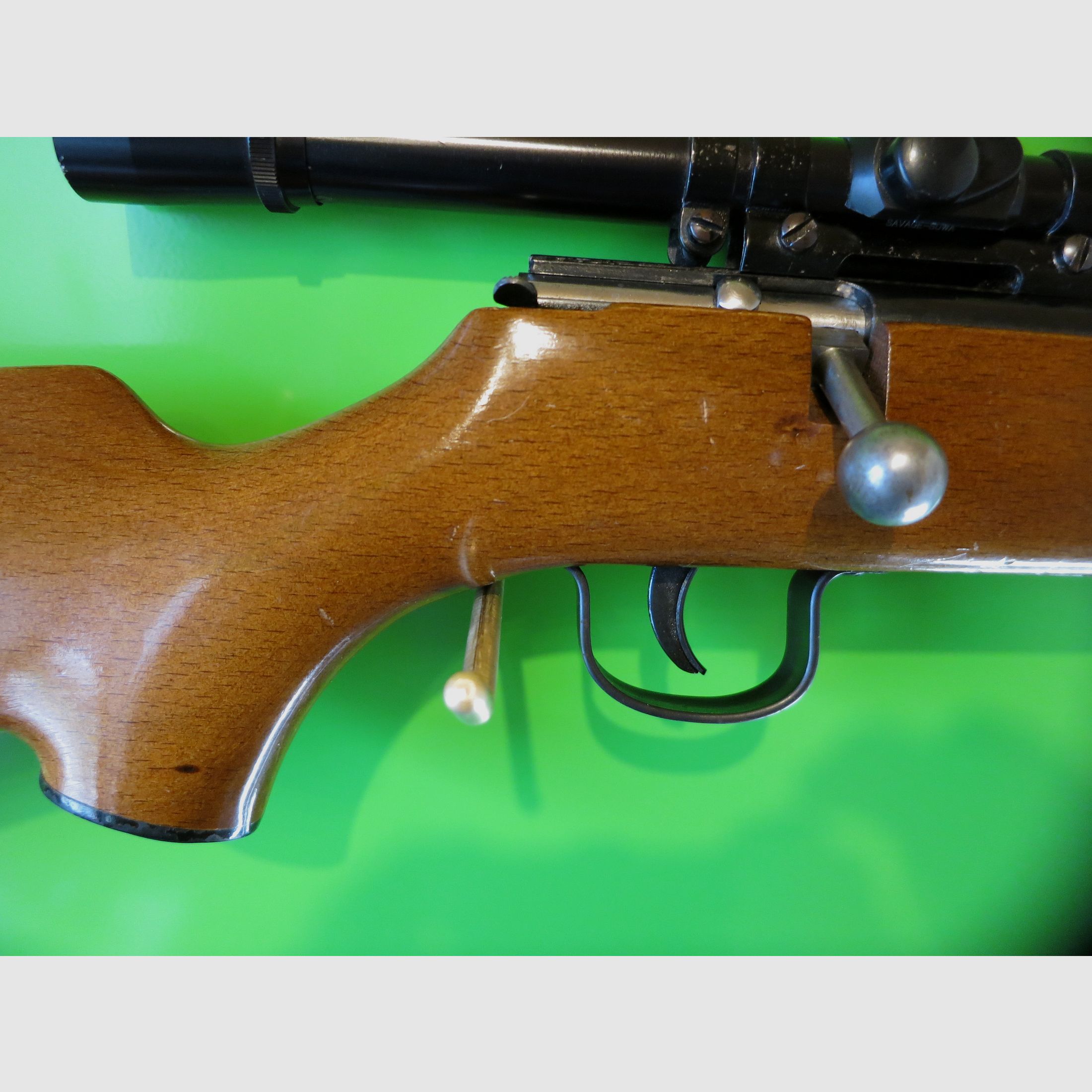 Voere repetidor .22lr .22lfB con mira telescópica Anschütz Savage 4x #21-