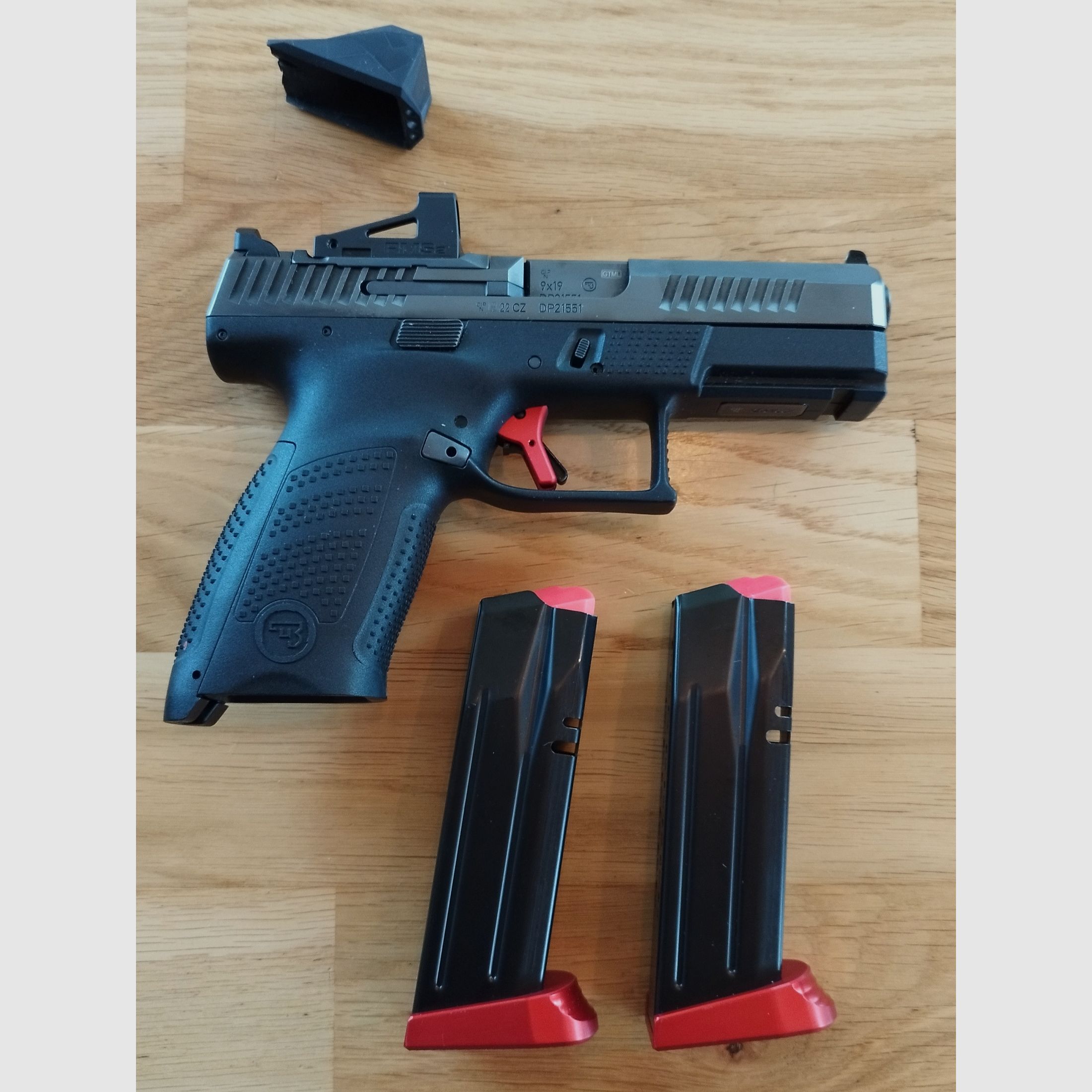 Conjunto de edición especial CZ P-10 C OR Red, incluido el visor Shield Sight RMS