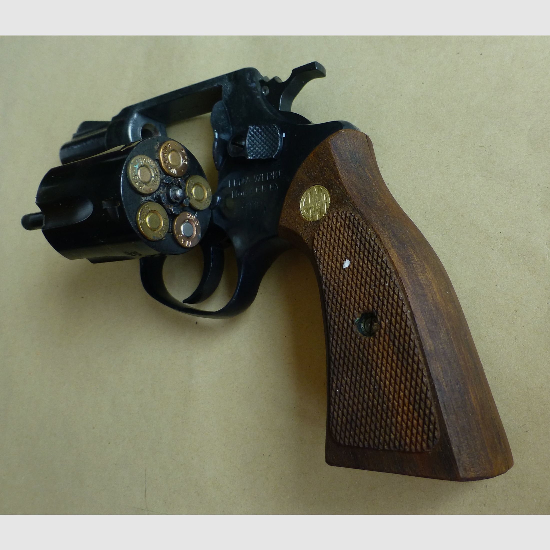 ERMA EGR 66 inkl. Abschußbecher und Erma Anstecknadel, Kaliber 9mm Gas- und Platzpatronen