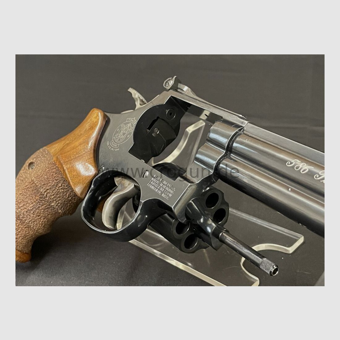 Smith & Wesson 586-4 Target Champion