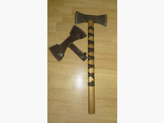Small Viking double axe (Haller Bergolfur) with leather wrapping & leather sheath
