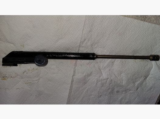 Modifizierter Original Izhmash Yunker 3 AK74 Deko Verschlussträger/Boltcarrier mit echtem Gaskolben und einem Zenitco style extended charginghandle. TAGS: AK47, AKM, Kalasch, Russland