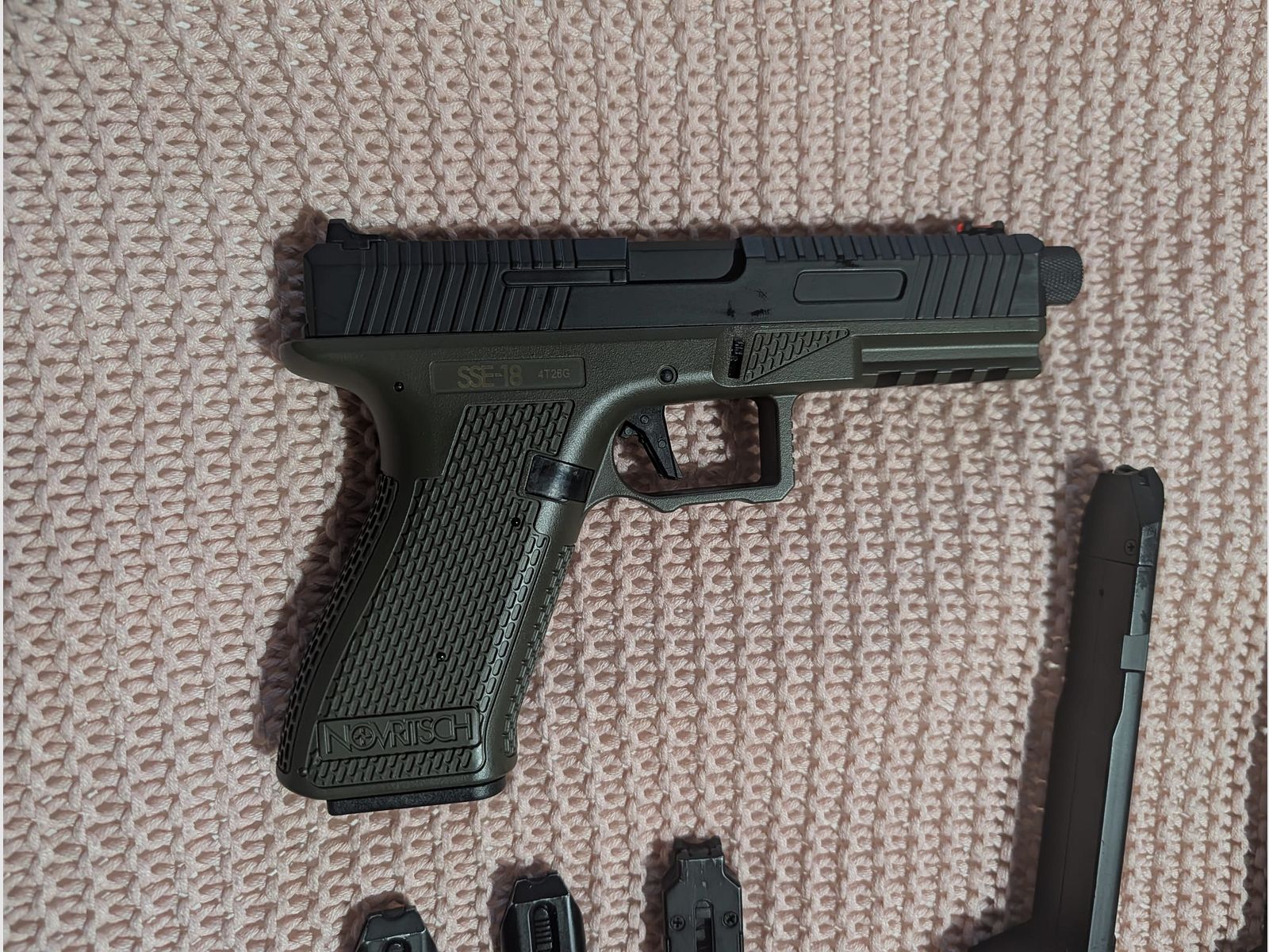 Novritsch SSE18 pistol with magazines, image 2 of 5