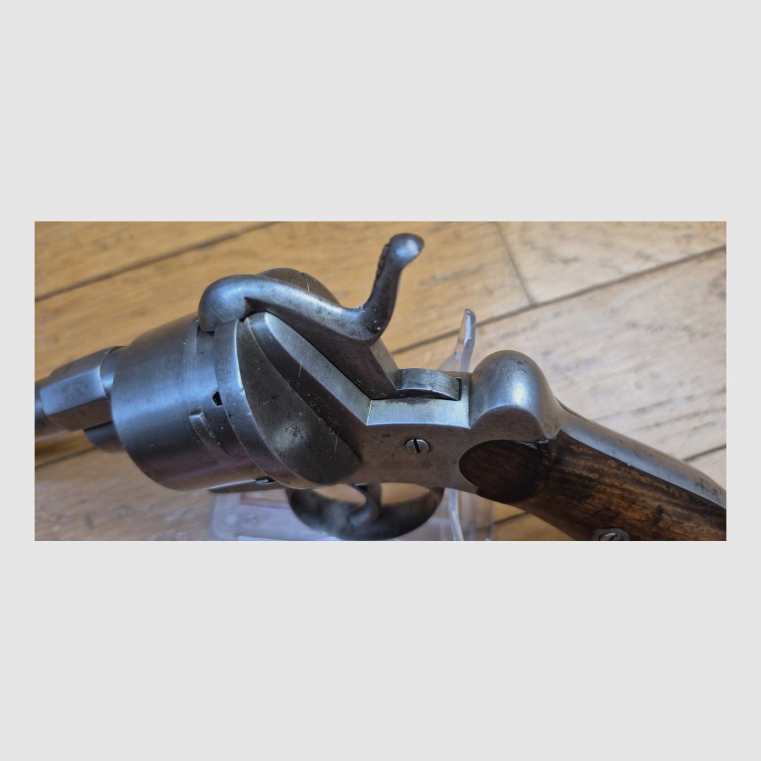 Schöner Revolver Typ Lefaucheux — Belgische Qualitätsfertigung — Kal. 12 mm broche — Großes Modell — Monomatrikulation — Marineanker — Sehr gute Mechanik und exzellenter Lauf – Sehr gutes Stück in TBE/TBE+, Bild 17 von 27