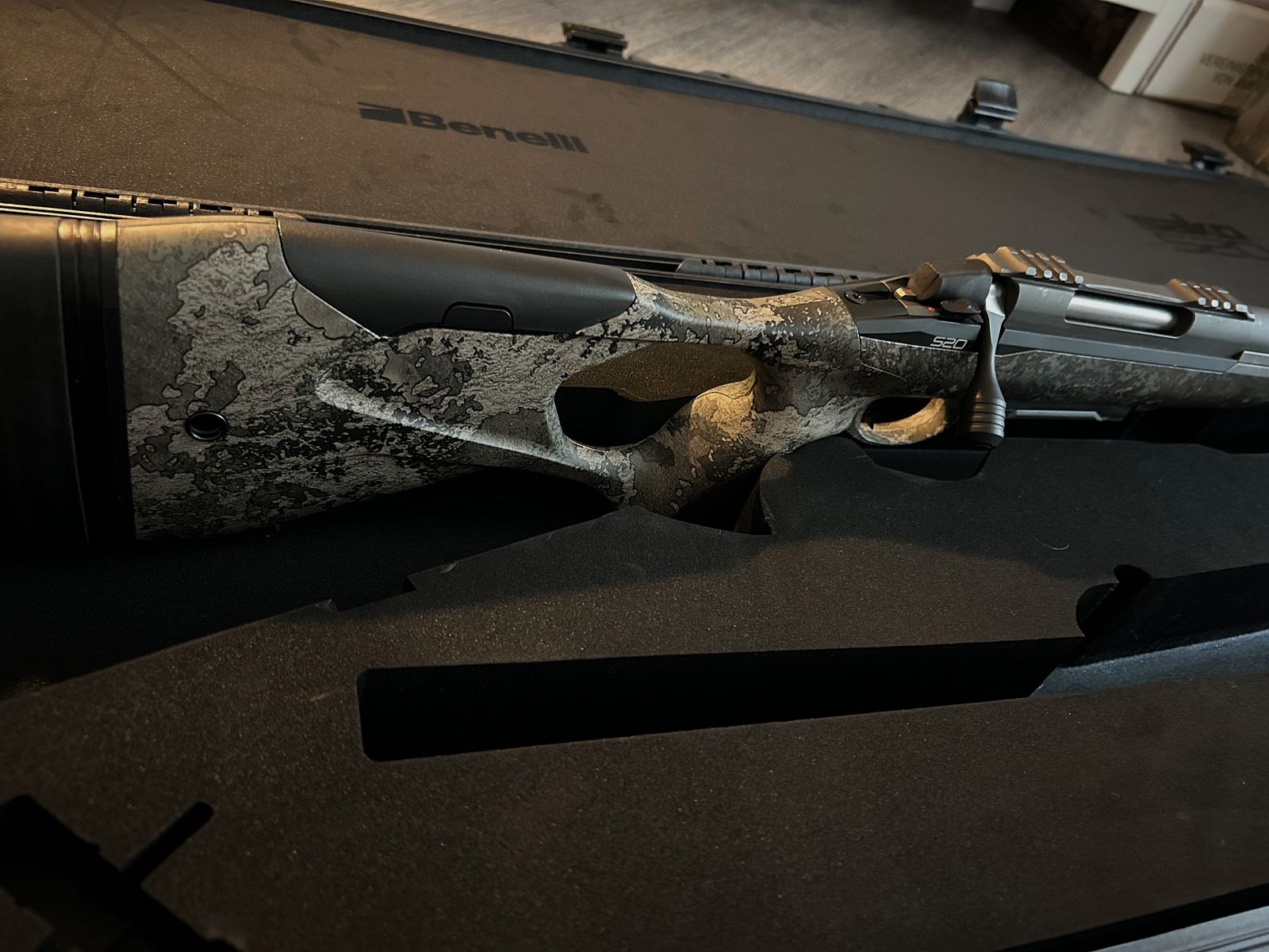 ¡Oferta combinada increíble! Sako S20 + SVEMKO Pure S silenciador | Cal 6.5mm / 0.25, Montaje rápido | Hunter 6,5 Creedmoor Cerakote True Timber Strata LL 51cm Camo *NUEVO*
