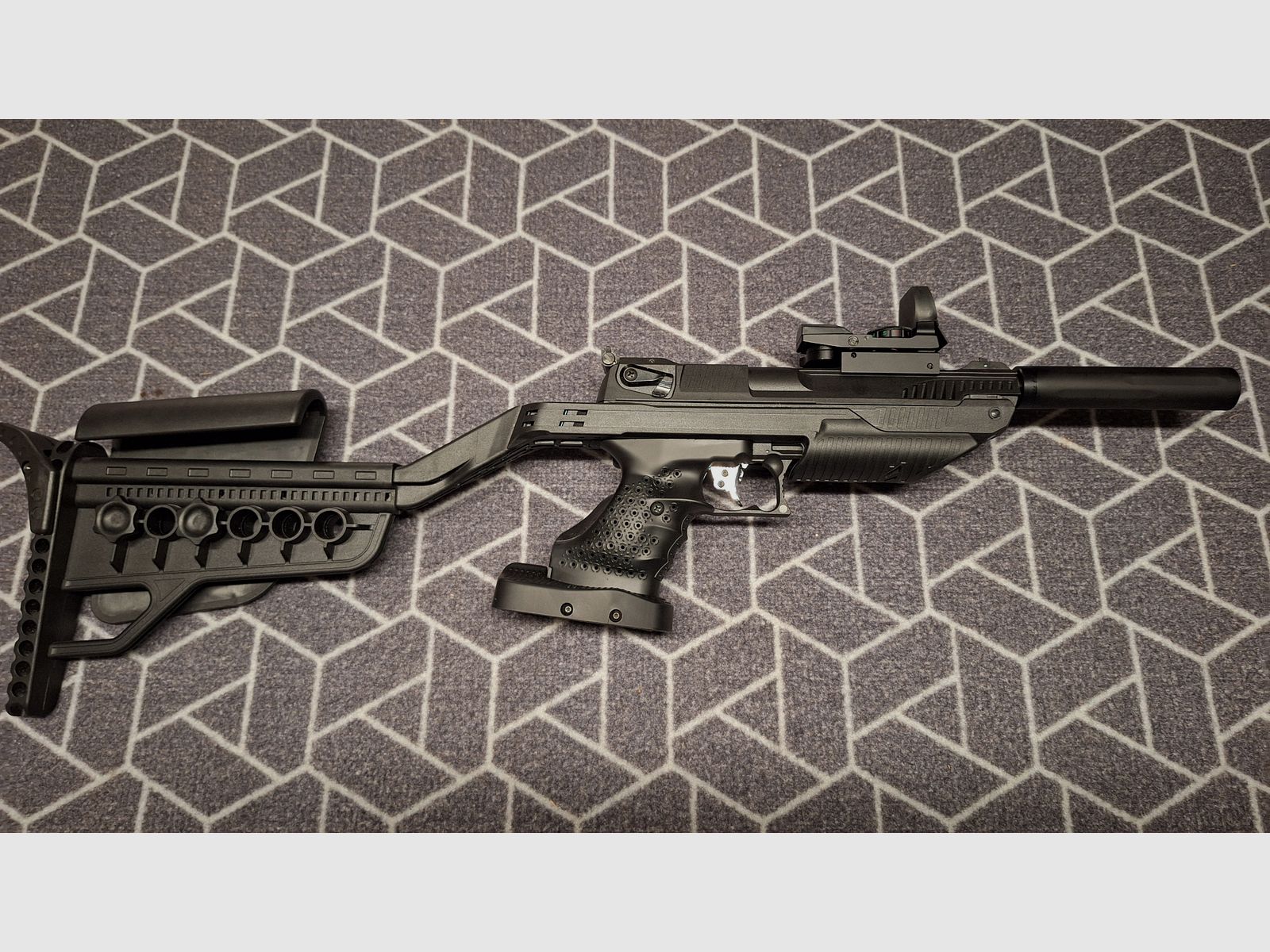 Zoraki HP01 Rechtshänder mit Reddot, Schalldämpfer und Anschlagschaft