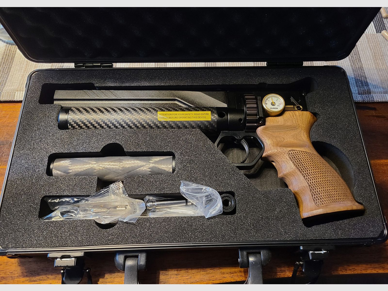 Huben GK1 Luftpistole mit Schalldämpfer, Bild 2 von 4