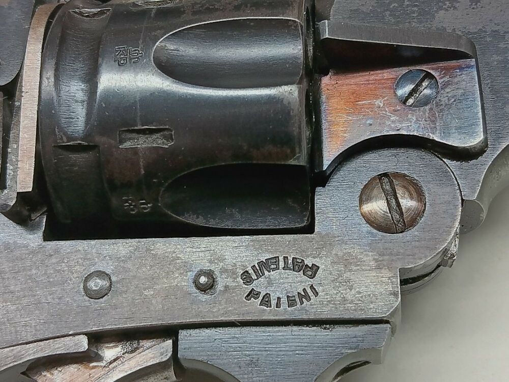 Webley & Scott revolver a tamburo