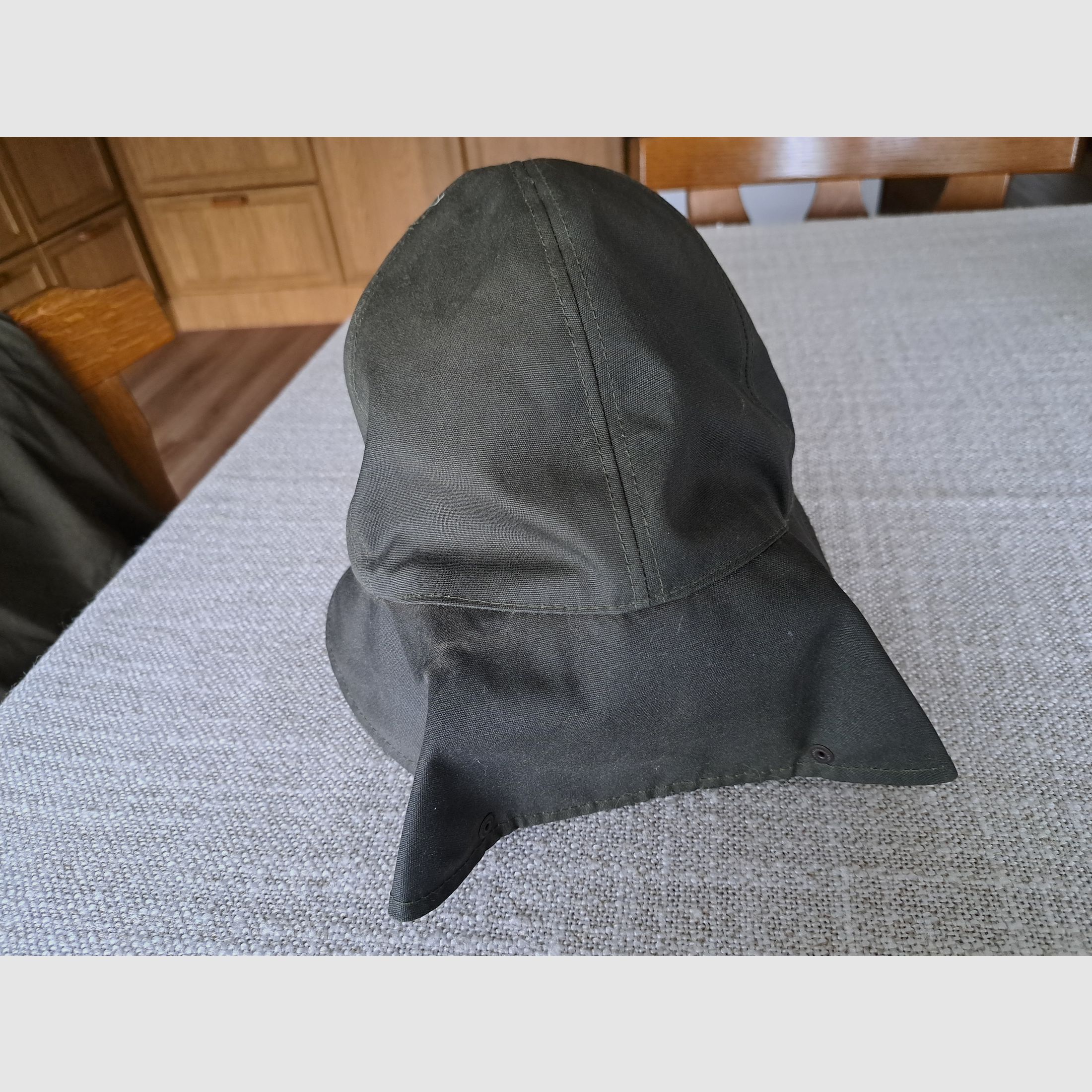 Casquette neuve avec protection nuque de Colamtiss taille 61