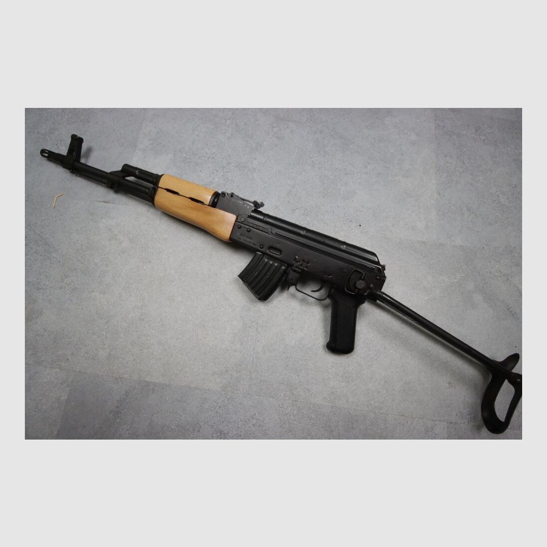 Cugir SA WS1-64 semi-automatic rifle