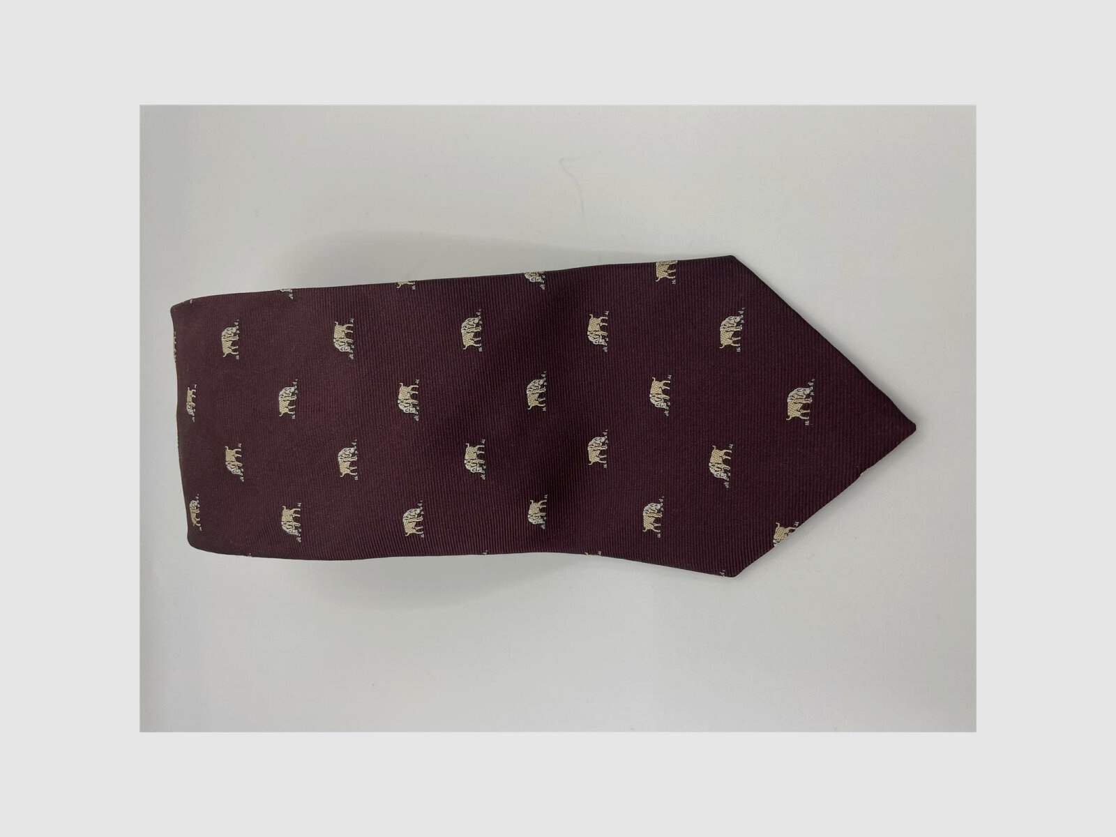 Robert Keyte tie 100% silk burgundy design beige wild boar