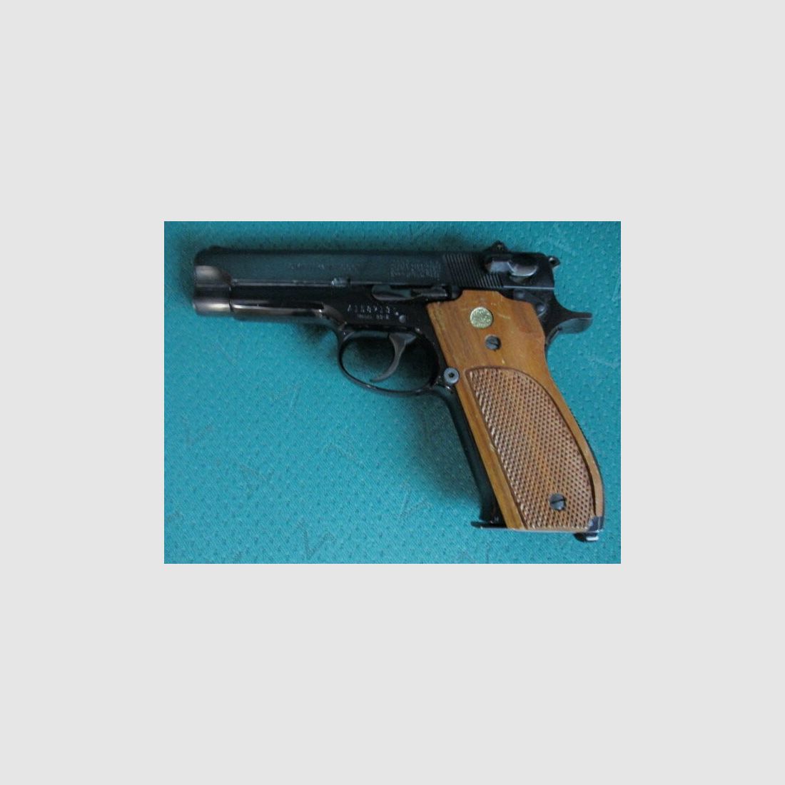 Pistole 9mm Luger Smith & Wesson Mod. 39 mit verstellbarer Visierung 39