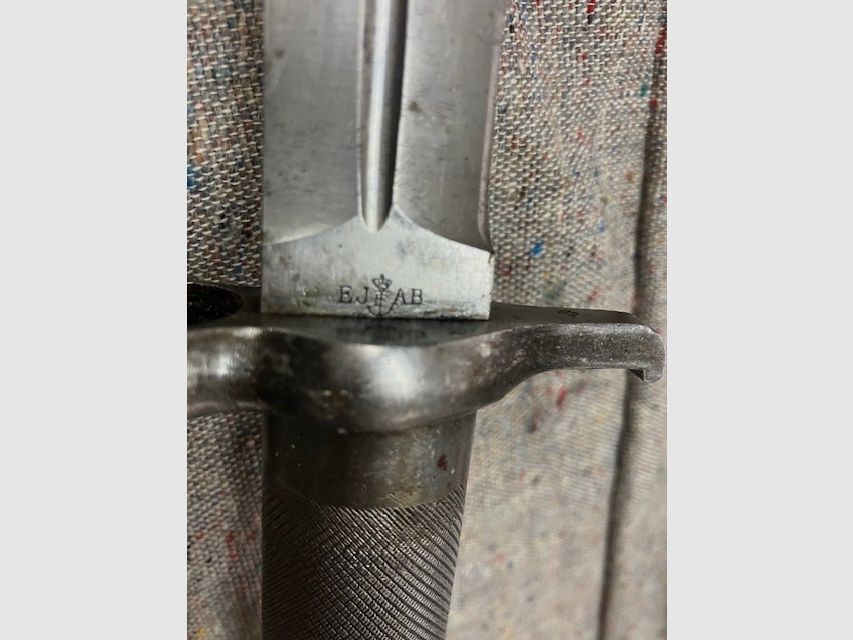 Schwedisches Bajonett Modell 1896 für den Schwedenmauser. Der Hersteller ist die Firma E.J.A.B. - Eskilstuna Jernolegets Aktion Bolaget in Eskilstuna / Schweden.