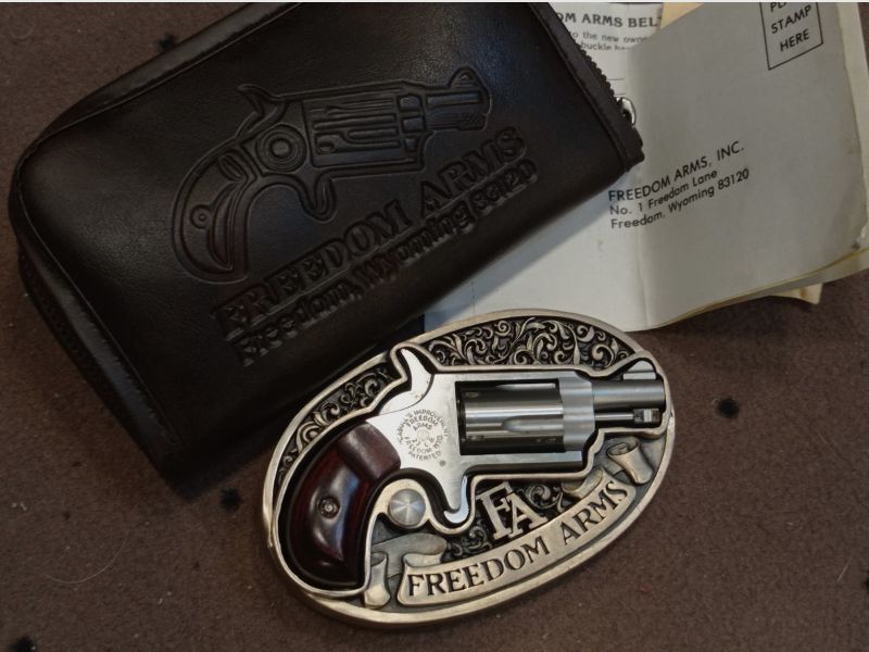 Freedom Arms Revolver .22l.r. in der Gürtelschließe (Belt Buckle)