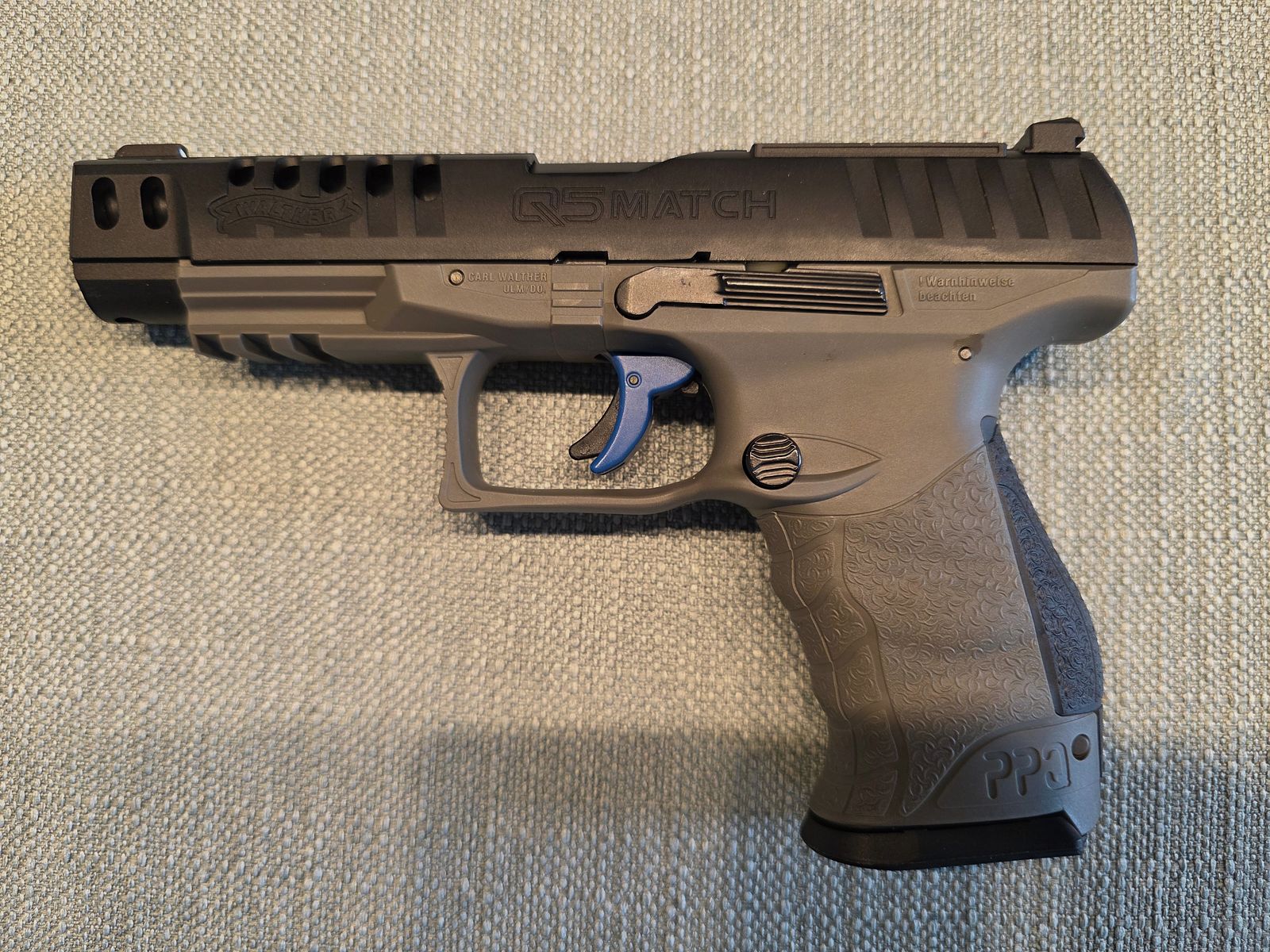 Walther Q5 Match 5" Combo Set Tungsten Gray - Pistola Blowback Co2 4,5 mm Diabolo con accesorios, imagen 3 de 9