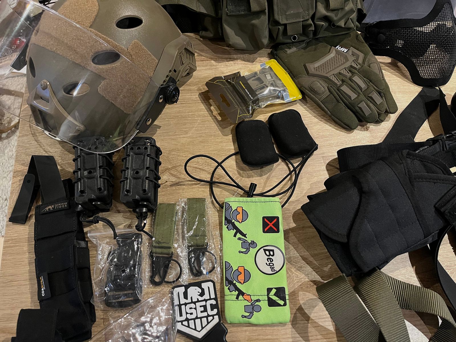 VFC MP7A1 GBBR con vari accessori