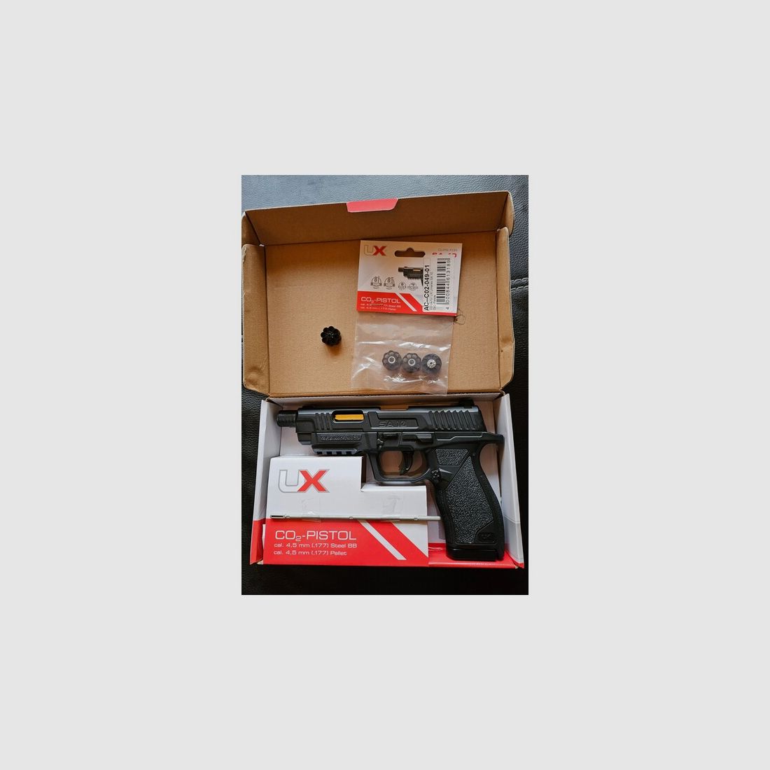 UX Umarex SA-10 Co2 Pistole für BBs und Diabolos + Magazin Clips