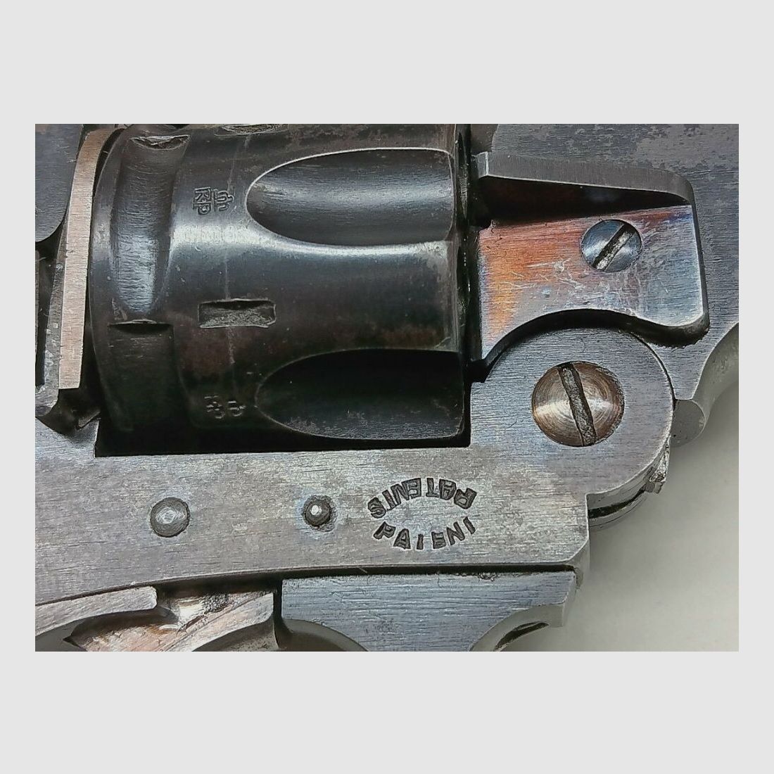 Webley & Scott revolver a tamburo