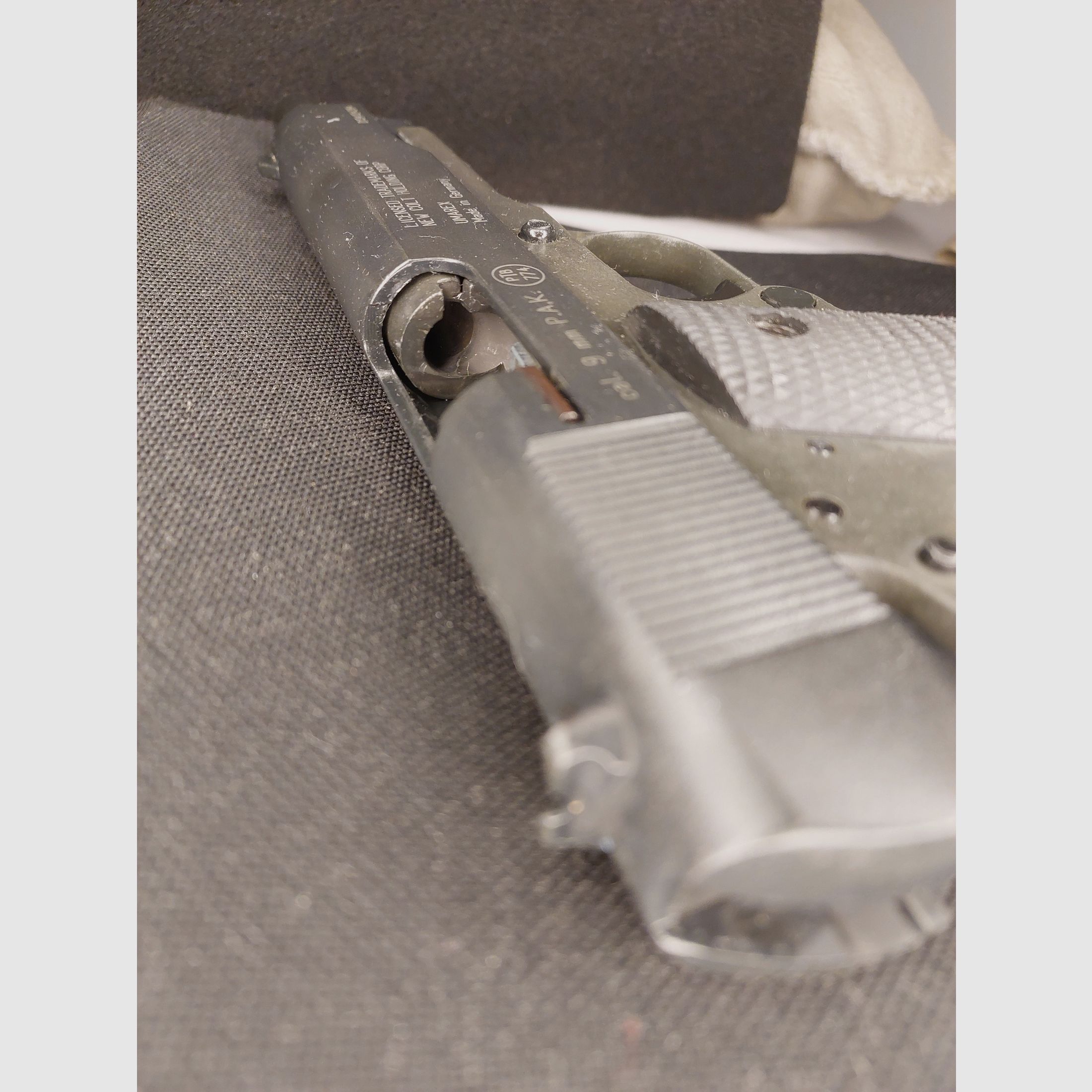 Colt Government 1911 A1 blank firing pistol 9mm P.A.K. (PTB 774) with 3 magazines