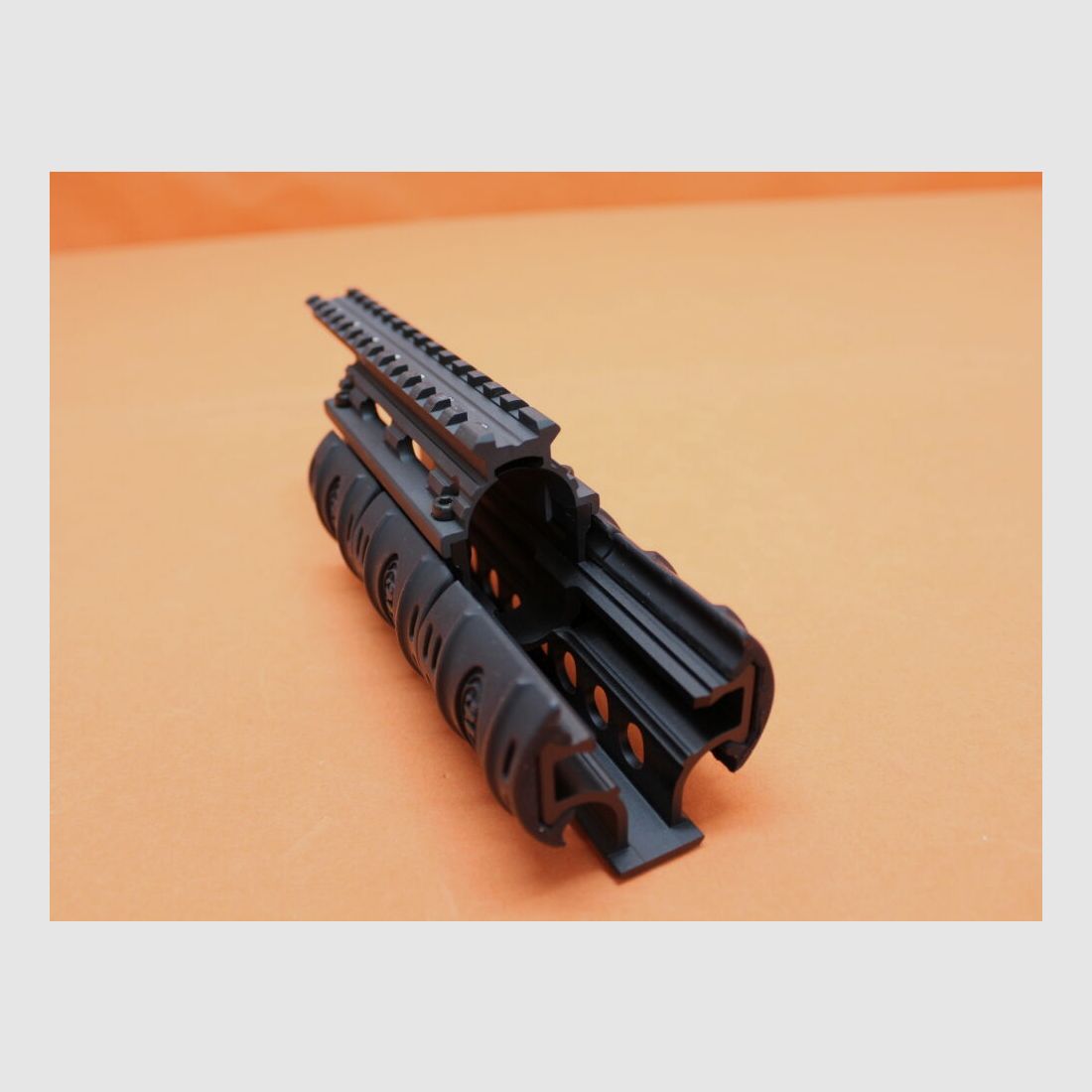 UTG - Leapers Kalashnikov AKM: 4-Rail-System/-Handschutz UTG (MNT-HG478SA) Alu schwarz inkl. Railprotektoren