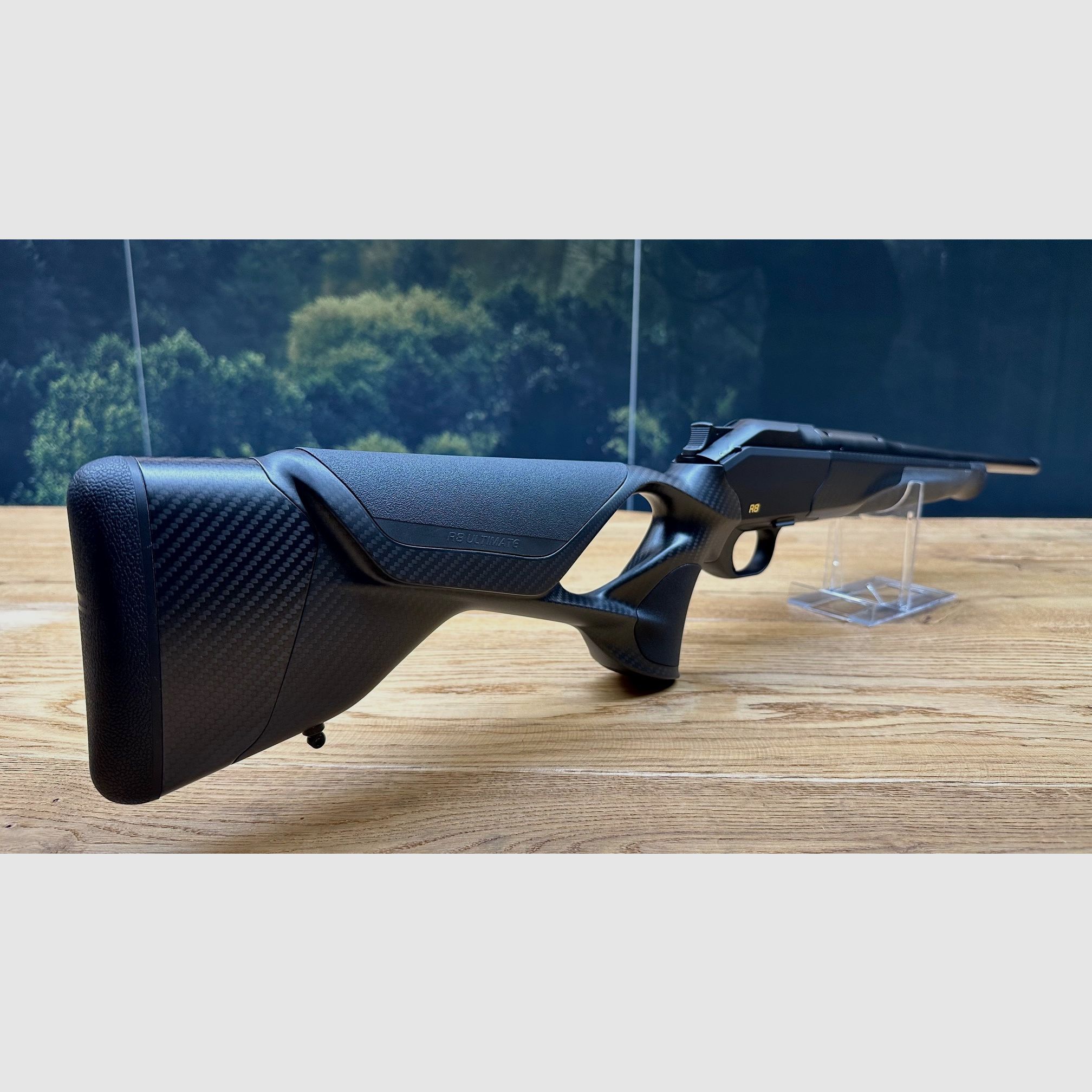 Blaser R8 Ultimate Carbon / Linksausführung / gekürzter Lauf / M15x1 / Standardkaliber nach Wahl