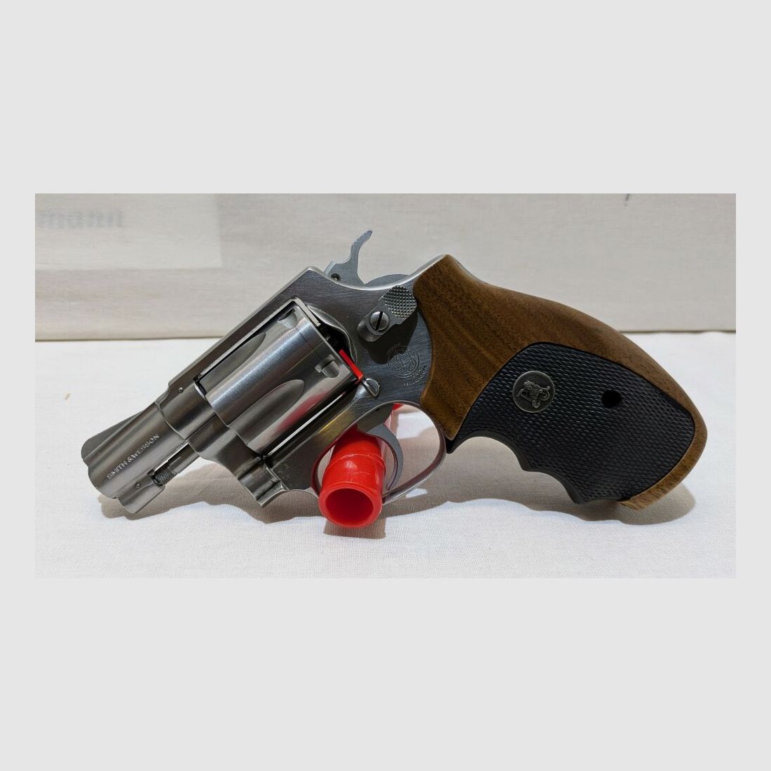 Smith & Wesson 60