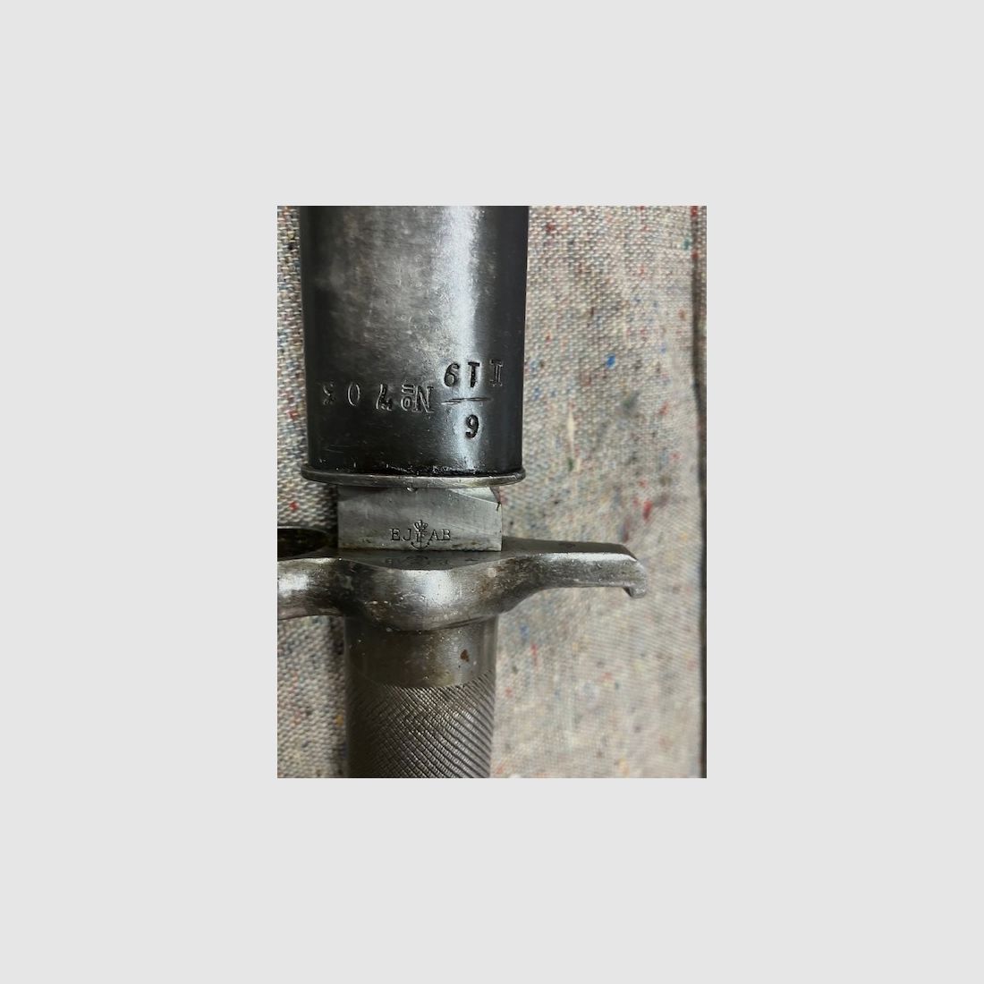 Schwedisches Bajonett Modell 1896 für den Schwedenmauser. Der Hersteller ist die Firma E.J.A.B. - Eskilstuna Jernolegets Aktion Bolaget in Eskilstuna / Schweden.