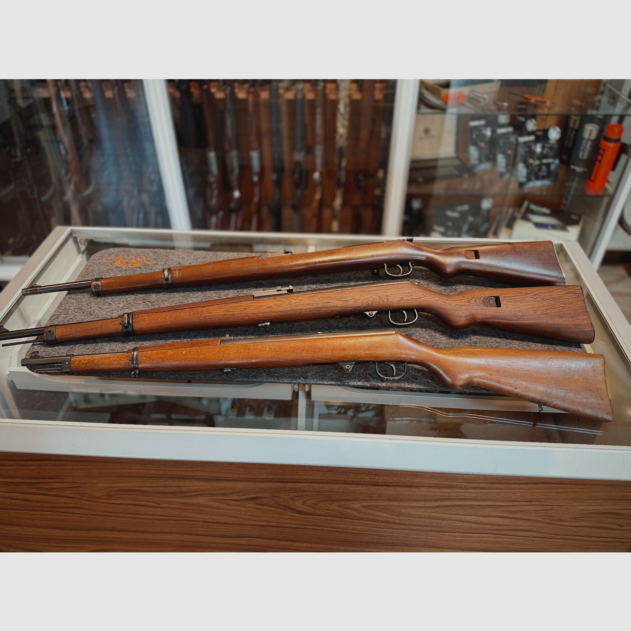 Conjunto de armas históricas – Suhl W625C (.22 l.r.) y 2× Haenel Sportmodell 33 Patente Schmeisser