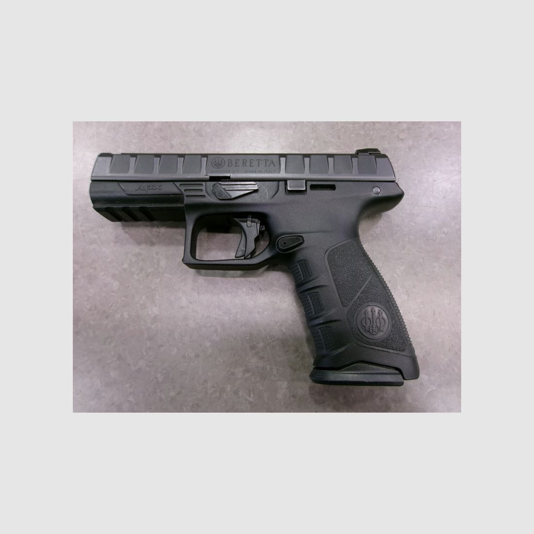 BERETTA APX CAL9X21 gebraucht, Bild 1 von 8