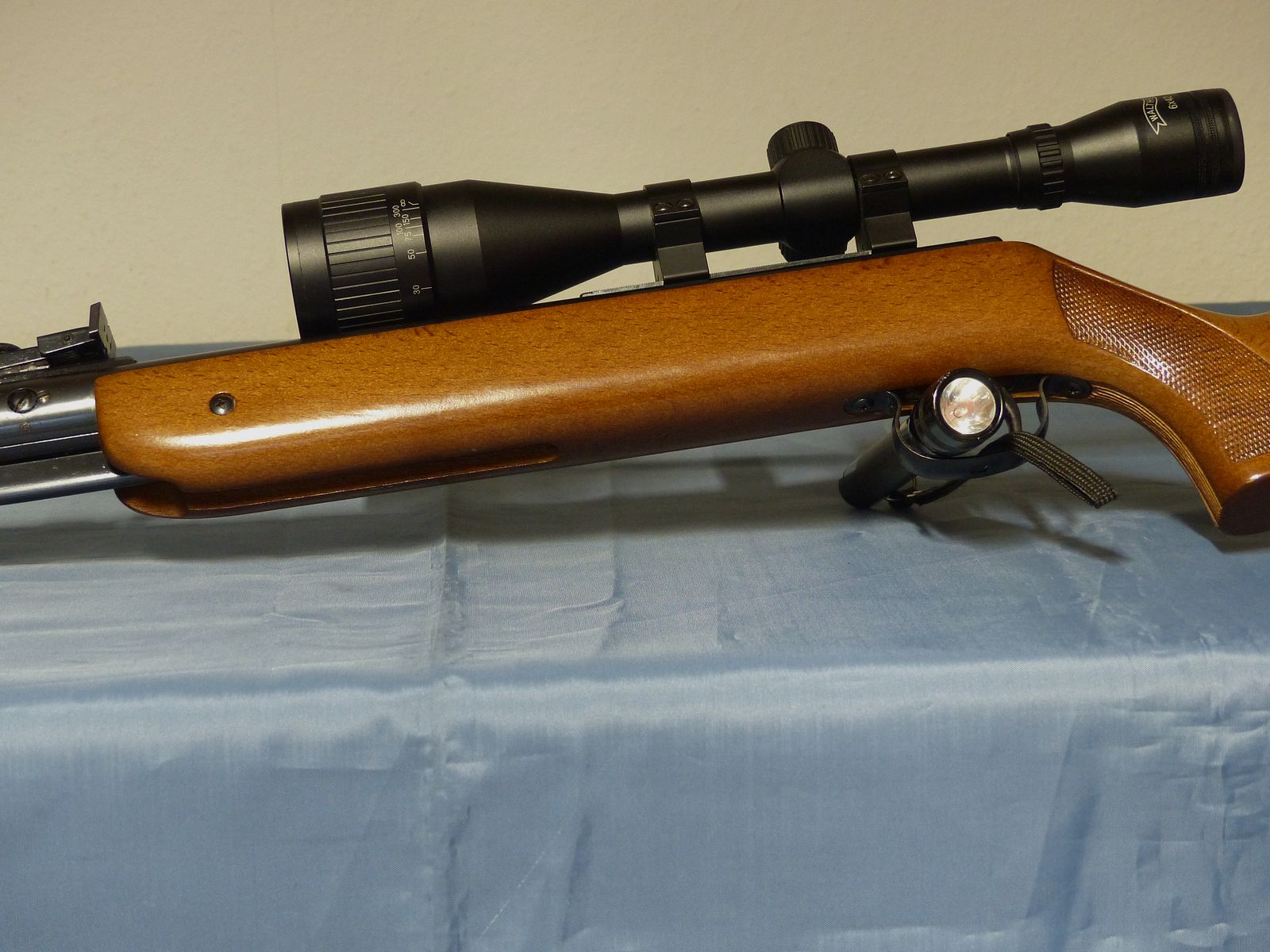 Carabina de aire comprimido Diana modelo 35 con mira telescópica Cal. 4,5 mm en estado como nuevo