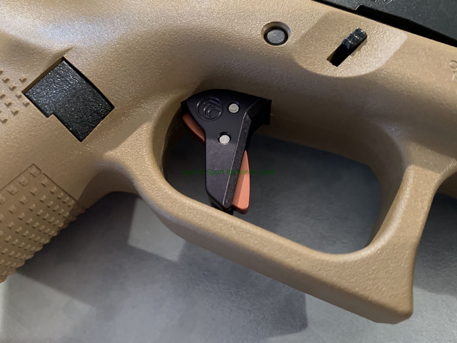 Glock G17 Gen5 FR incluso pacchetto di tuning di Strike Industries e Timney