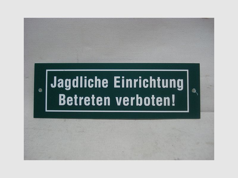 Hunting facility - No entry! Plastic sign