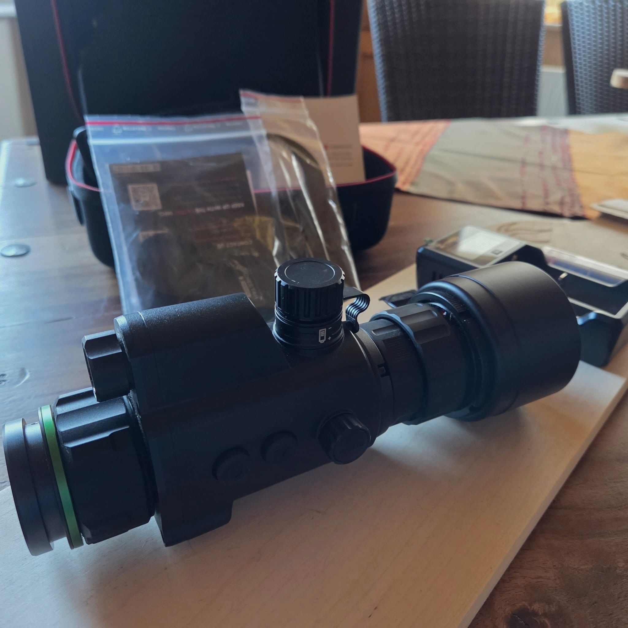 HikMicro Cheetah C32 IR 940nm mit Klemmadapter